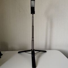 スマホ用スタビライザー自撮り棒の画像
