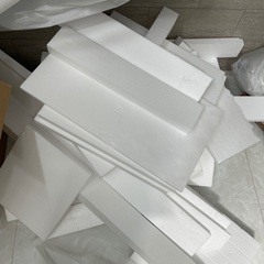 大量の発泡スチロールの画像