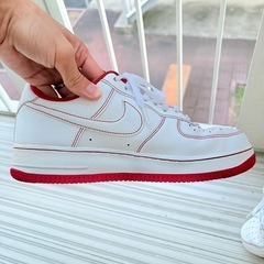 ナイキ エアフォース 1 8.5サイズの画像