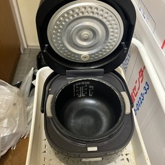 炊飯器の画像