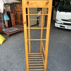 木製ハンガーラックキャスター付きの画像