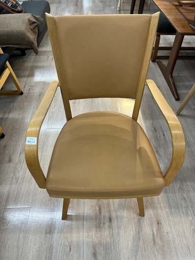 【ジャングルジャングル 岸和田和泉インター店】カリモク ダイニングチェア CT7324WS 椅子 回転式 和泉市 堺市 岸和田市 泉大津市 高石市 泉北郡熊取町