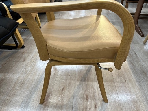 【ジャングルジャングル 岸和田和泉インター店】カリモク ダイニングチェア CT7324WS 椅子 回転式 和泉市 堺市 岸和田市 泉大津市 高石市 泉北郡熊取町 ジャングルジャングル 岸和田和泉インター店】カリモク ダイニング