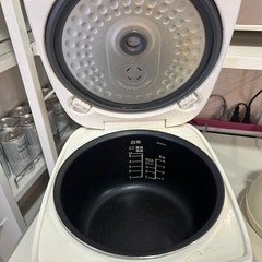 炊飯器の画像
