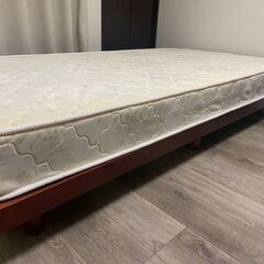 【朝方であれば配送します】シングルマットレス＋ベッドフレームの画像