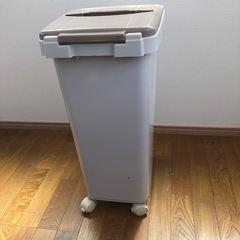 ゴミ箱　中の画像