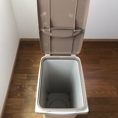 ゴミ箱　中の画像