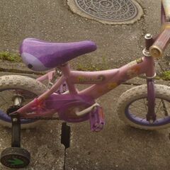 子供用自転車　補助輪付きの画像