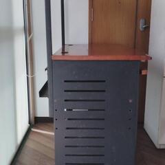 パソコンデスクの画像