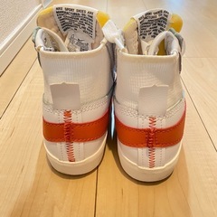 【Nike✨】ハイカットスニーカー 【ブレーザー MID ‘77】サイズ25.5cm オレンジの画像