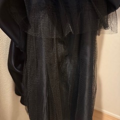 ジェンヌ襟付き光沢ネイビードレスの画像