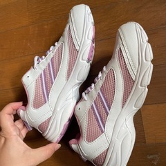 スニーカー25cmの画像