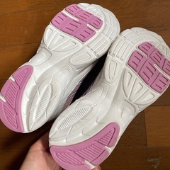 スニーカー25cmの画像