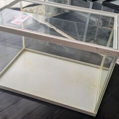 水槽を格安でお譲りします、多少の値引きも可能です！の画像