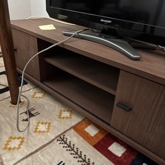 テレビ&テレビ台、リモコンの画像