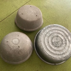 一部錆びた金タライ　金属鍋　まとめて300円　未使用の画像