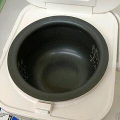 0722-018 Haier　3合炊き炊飯器　2019年製の画像