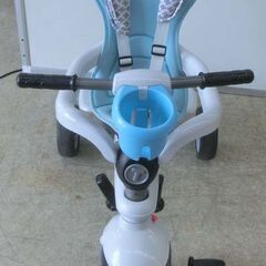 三輪車 スマートトライク 水色 日よけ付き 舵取り棒付き 荷物入れ付き 安全ガード付き　パステルカラー ベビーカー 札幌 西野店の画像