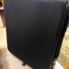 折りたたみ式ベッド（黒）の画像