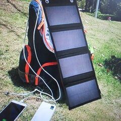 新品未使用　３こ仕入れました。携帯用折りたたみ式ソーラーチャージングパネル、ソーラー　こちらは予約での画像