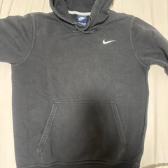 NIKE パーカー　ワンポイント　黒の画像