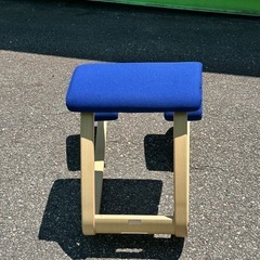 新品！半額で！ 【VARIABLE バリアブル】バランスチェア ロッキング バリエール VARIER 骨盤矯正 姿勢矯正 椅子 北欧　 の画像