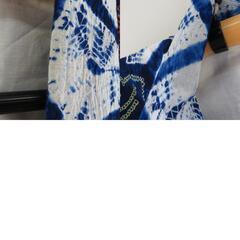 浴衣 絞り浴衣 白色ｘ紺色 居敷当有り 花模様 仕立て上がり 夏物 女性用ゆかた 綿100% レディース 夏祭り 花火大会 身丈160cm 【キモノオフ野々市若松店】の画像