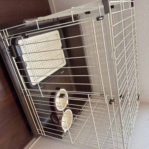 ペット用ケージ（犬用トイレ+フェンス取り付け式お皿付き）
