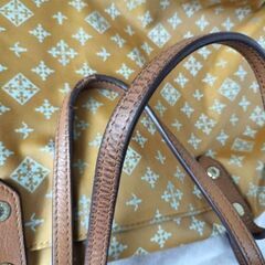 russetナイロントートバッグの画像