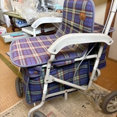 シルバーカー　歩行車の画像