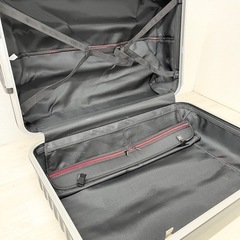 M【中古品】大型 キャリーバッグ キャリーケース スーツケース 旅行カバン 黒 エナメル　の画像