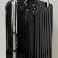 M【中古品】大型 キャリーバッグ キャリーケース スーツケース 旅行カバン 黒 エナメル　の画像