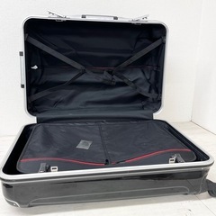 M【中古品】大型 キャリーバッグ キャリーケース スーツケース 旅行カバン 黒 エナメル　の画像