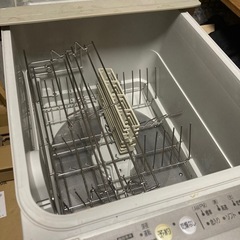 HITACHIビルトイン食洗機200Vの画像