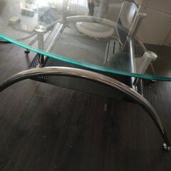 ガラステーブルの画像