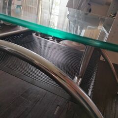ガラステーブルの画像