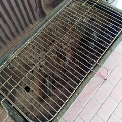 だいぶ汚れあります。近いうちに処分予定です、バーベキュー台。の画像