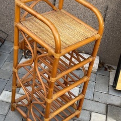 籐のスリッパラックの画像