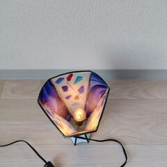 ステンドグラス　ランプの画像