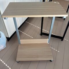 【セットなら無料】パソコン用デスク2台、キッチンワゴン1台、キッチン用作業台1台の画像