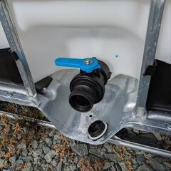 【8個まとめ売り・無料配達】IBCコンテナ　水タンク　目盛り付　1000Lの画像