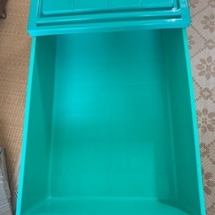 スヌーピーシール付きプラスチック衣装ケースの画像