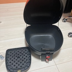ほぼ新品！　トップケース　リアボックスの画像