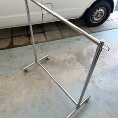 【B131】キャスター付き/ハンガーラック/パイプハンガー/衣類ラック/店頭什器/アパレル/中古の画像