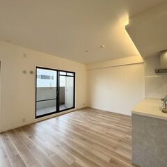 憧れのペニンシュラキッチンが主役！最新リノベ物件をご紹介🏠の画像