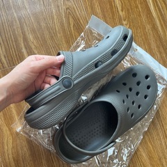 クロックス　メンズM グレーの画像