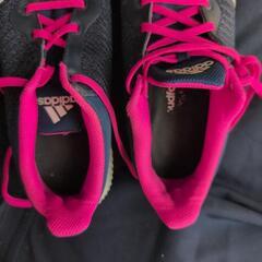 Adidas 24.0の画像