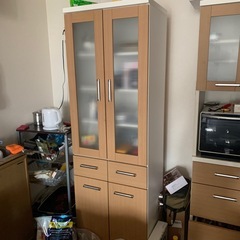 食器棚2種類の画像