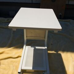 JM20093S)サイドテーブル 幅：約35cm 高さ：約58～82cm 奥行：約48cm 中古品【取りに来られる方限定】の画像