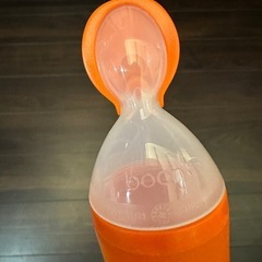 哺乳瓶5本セット、消毒庫、お食事スプーンなどの画像